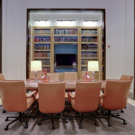 Splendid 2 Bedroom Condo At Pentagon City アーリントン エクステリア 写真