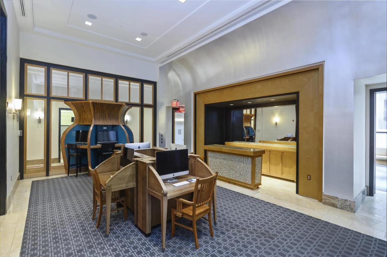 Splendid 2 Bedroom Condo At Pentagon City アーリントン エクステリア 写真