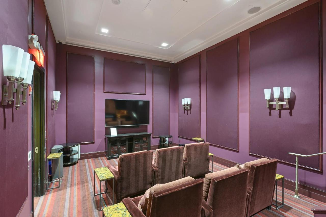 Splendid 2 Bedroom Condo At Pentagon City アーリントン エクステリア 写真