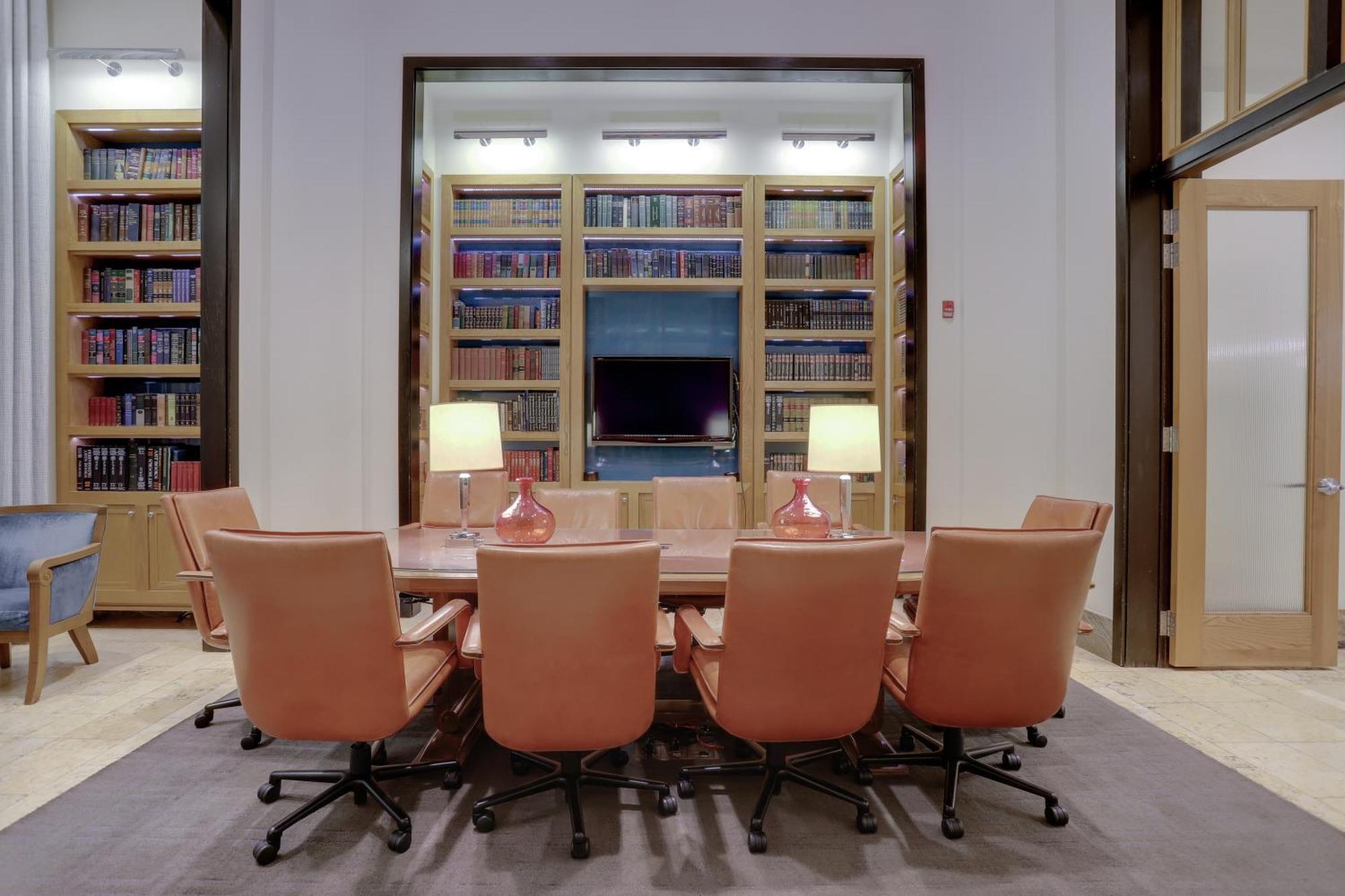 Splendid 2 Bedroom Condo At Pentagon City アーリントン エクステリア 写真