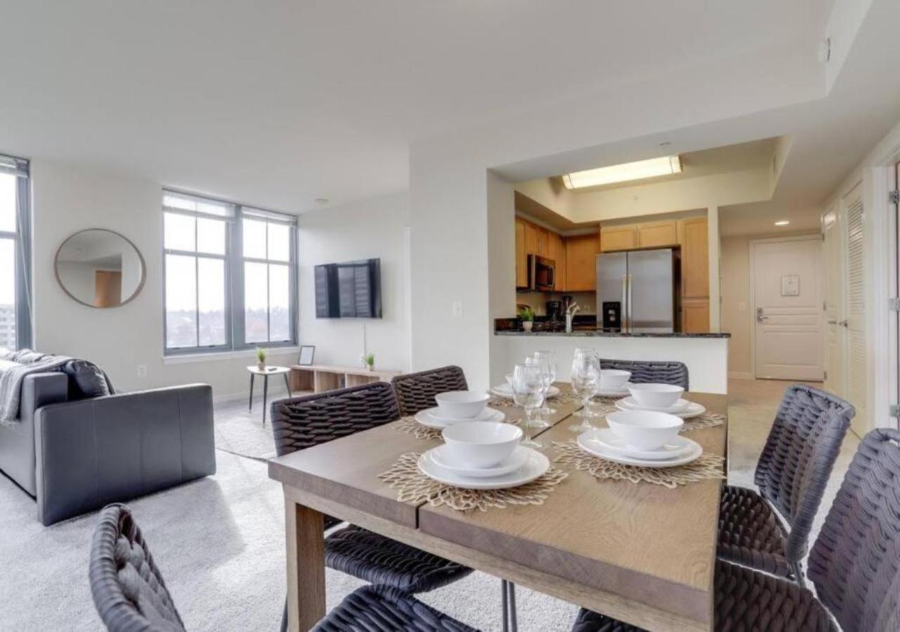 Splendid 2 Bedroom Condo At Pentagon City アーリントン エクステリア 写真