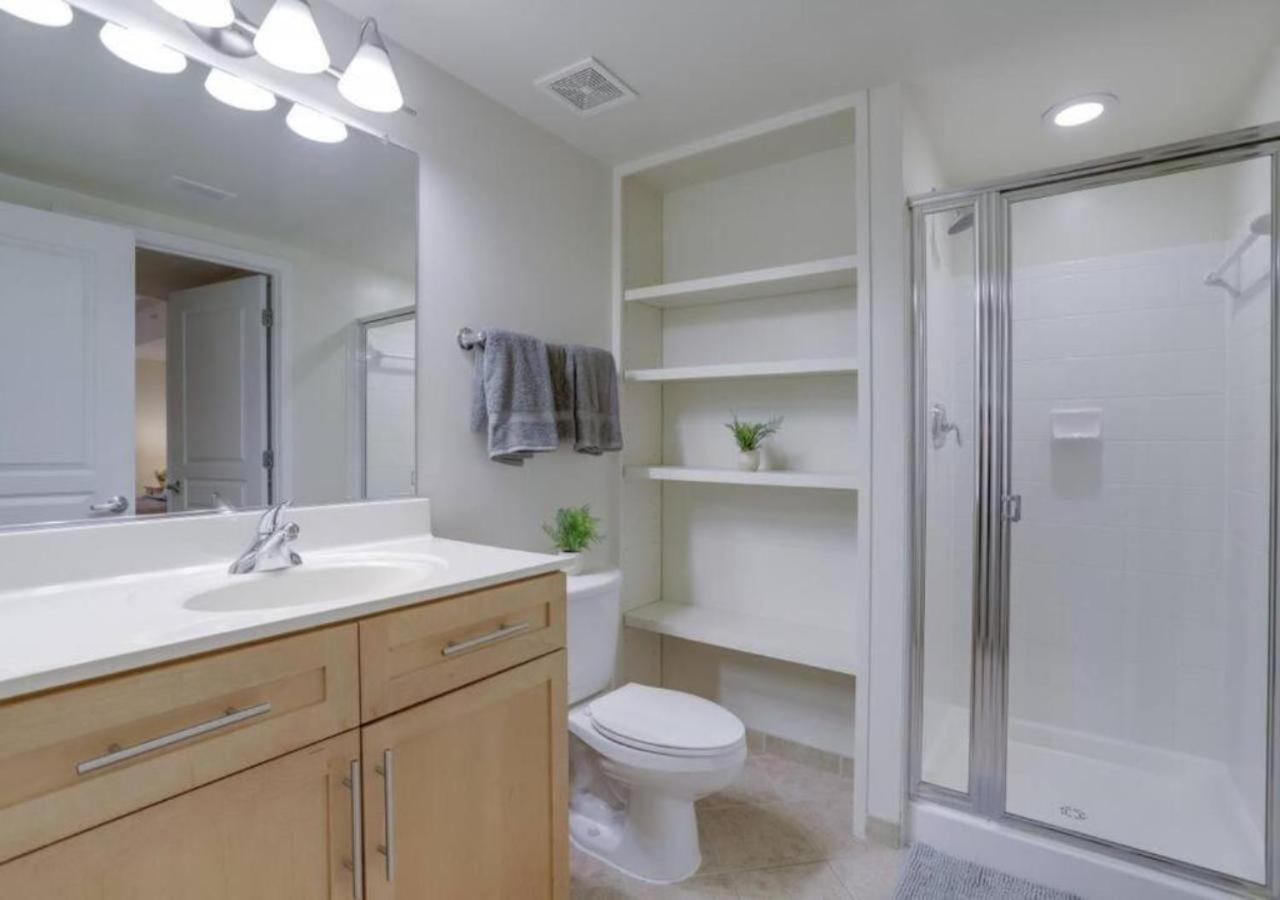 Splendid 2 Bedroom Condo At Pentagon City アーリントン エクステリア 写真