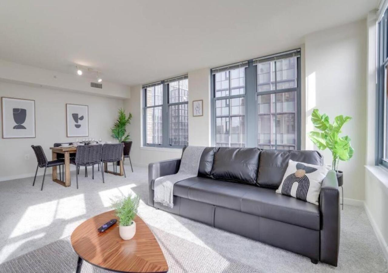 Splendid 2 Bedroom Condo At Pentagon City アーリントン エクステリア 写真
