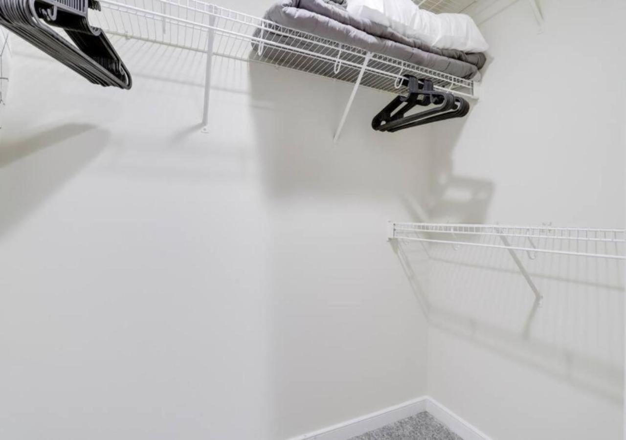Splendid 2 Bedroom Condo At Pentagon City アーリントン エクステリア 写真