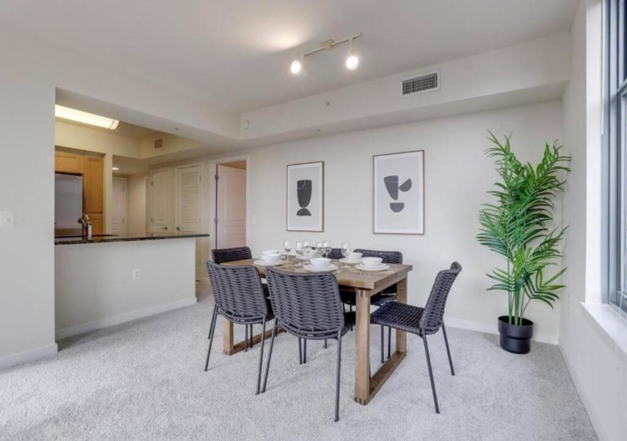 Splendid 2 Bedroom Condo At Pentagon City アーリントン エクステリア 写真