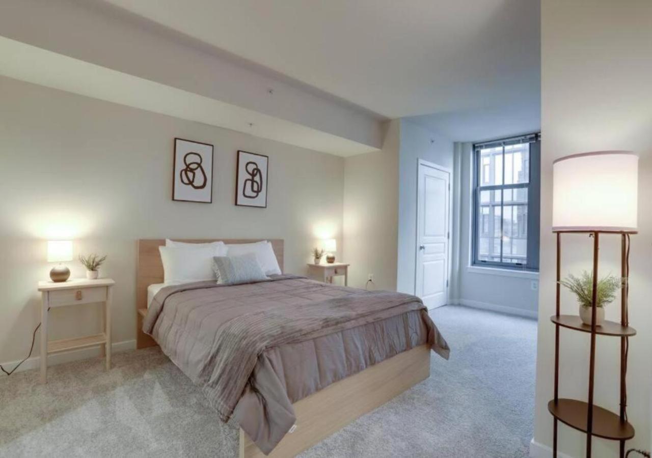 Splendid 2 Bedroom Condo At Pentagon City アーリントン エクステリア 写真