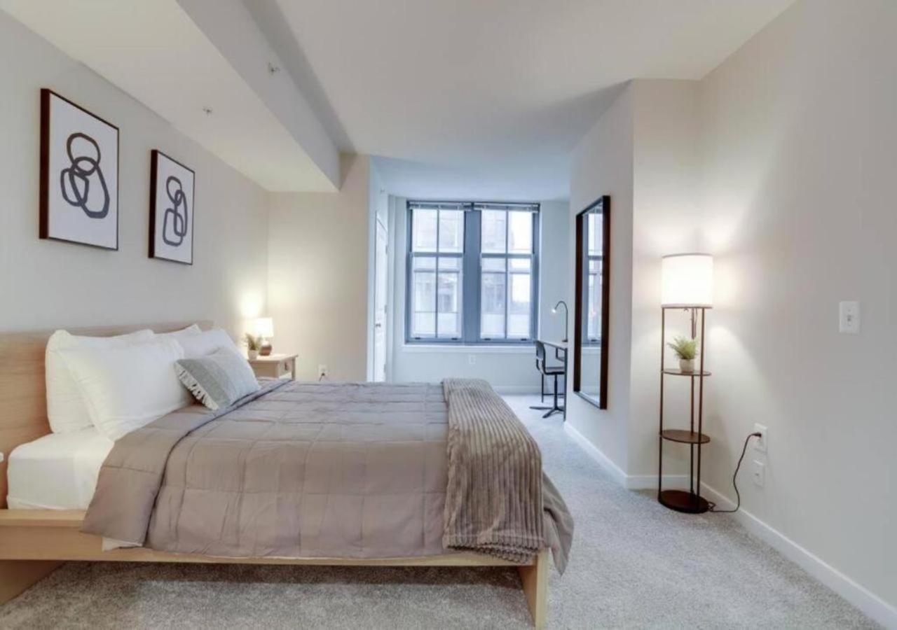 Splendid 2 Bedroom Condo At Pentagon City アーリントン エクステリア 写真