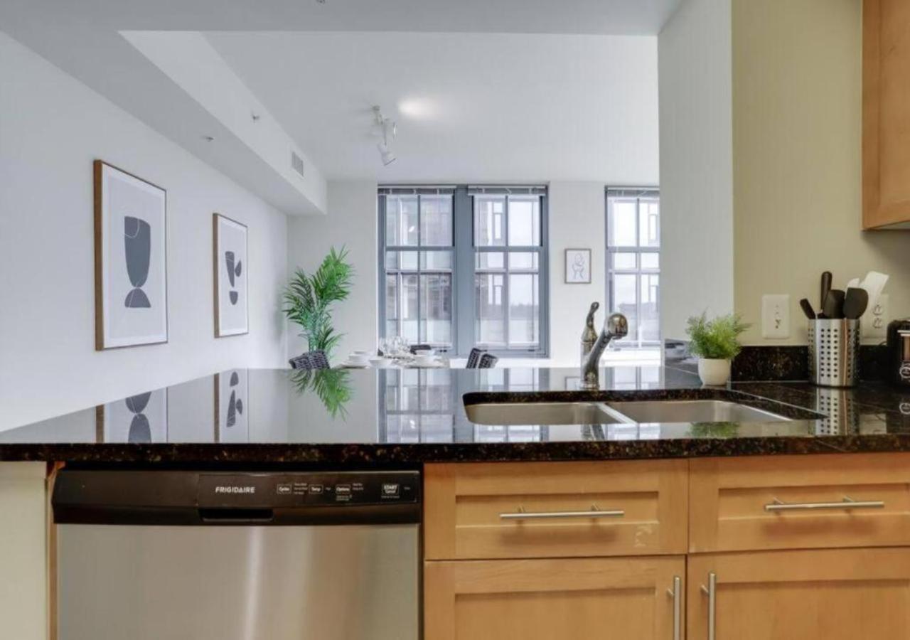 Splendid 2 Bedroom Condo At Pentagon City アーリントン エクステリア 写真
